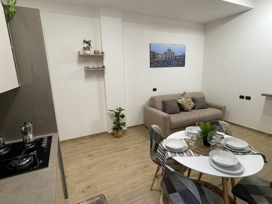 Nel Quartiere Bayres Suite Completamente Rinnovata Милан Экстерьер фото