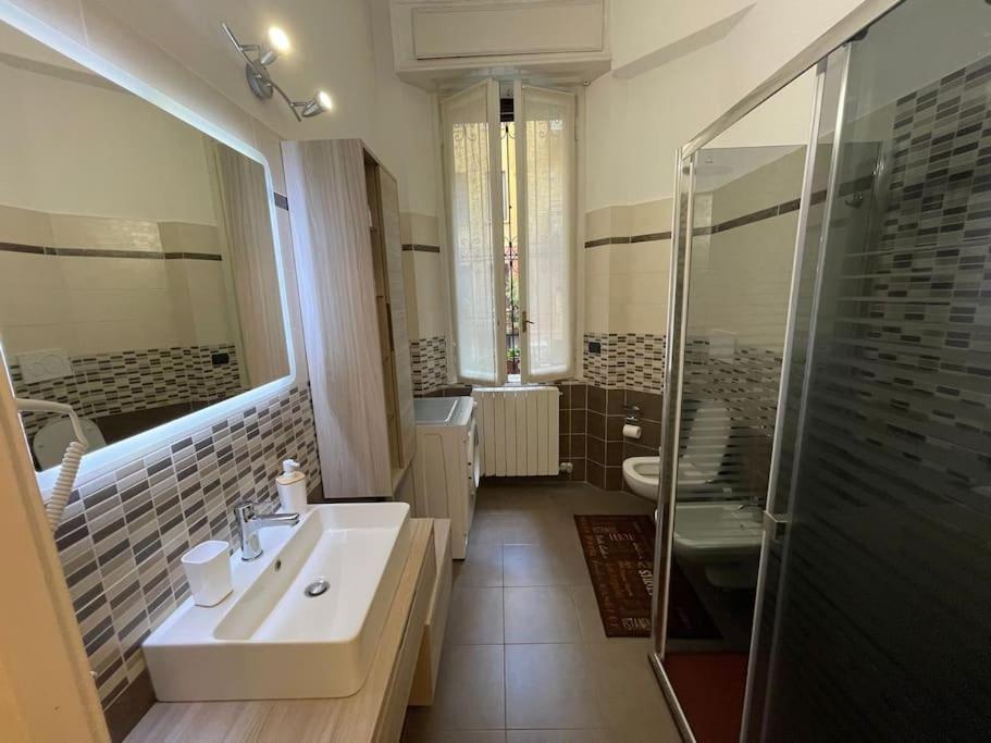 Nel Quartiere Bayres Suite Completamente Rinnovata Милан Экстерьер фото