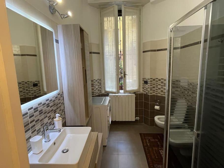 Nel Quartiere Bayres Suite Completamente Rinnovata Милан Экстерьер фото