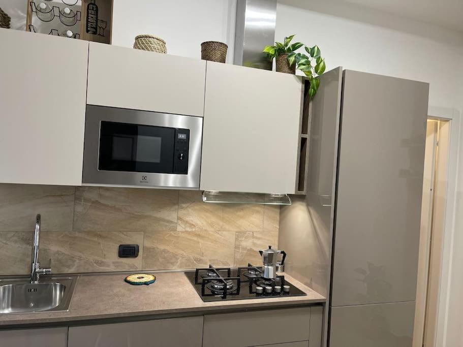 Nel Quartiere Bayres Suite Completamente Rinnovata Милан Экстерьер фото