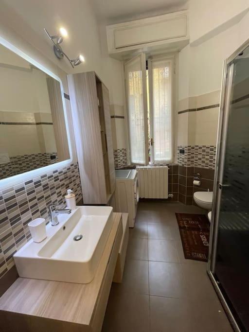 Nel Quartiere Bayres Suite Completamente Rinnovata Милан Экстерьер фото